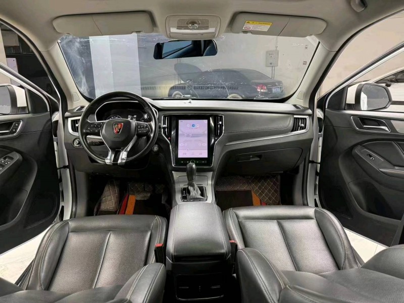 成都19年荣威RX58