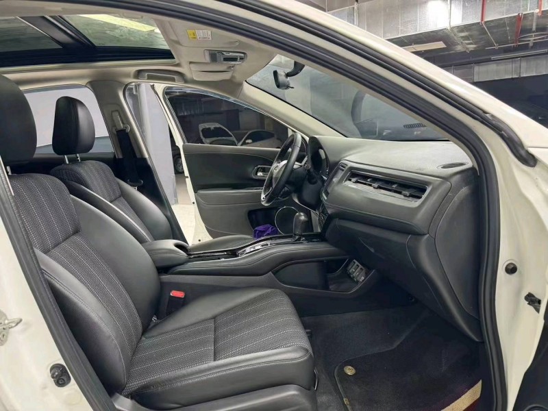 成都19年本田缤智4