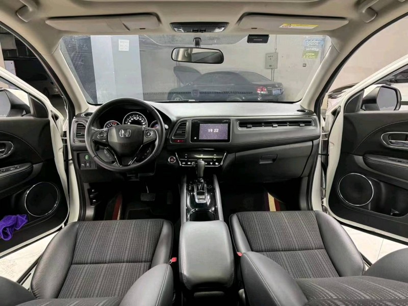 成都19年本田缤智9