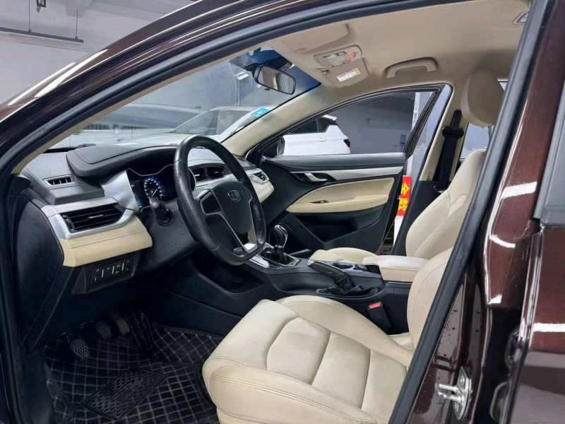 成都18年吉利帝豪4