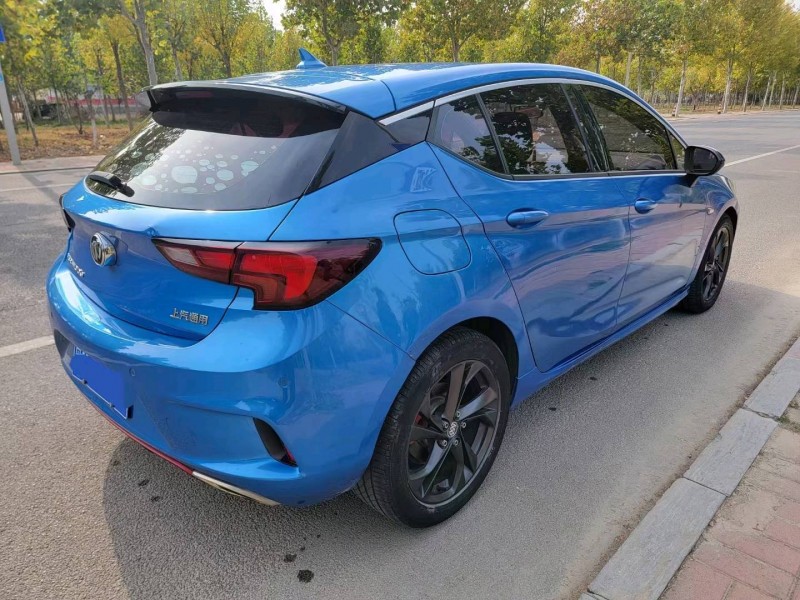 聊城17年别克威朗7