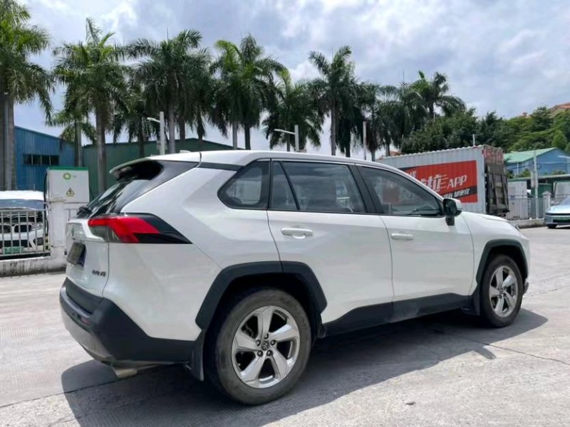 东莞20年丰田RAV47