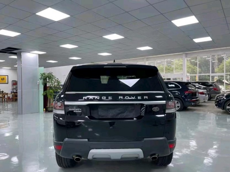 东莞17年路虎揽胜运动8