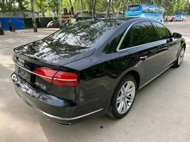 东营17年奥迪A8L6