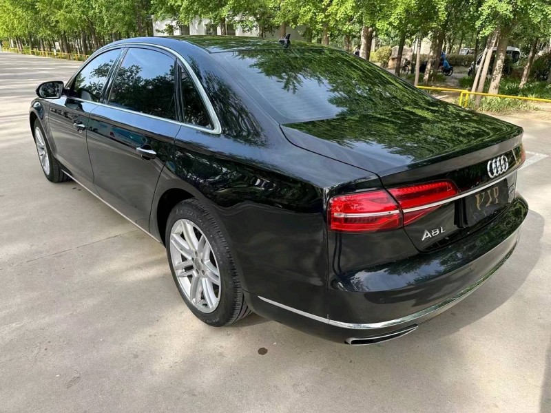 东营17年奥迪A8L8