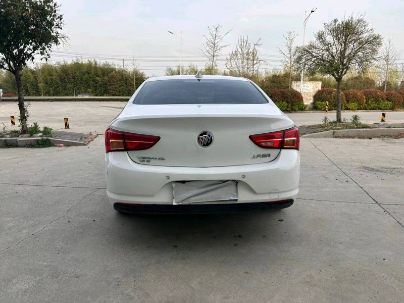 徐州18年别克威朗9