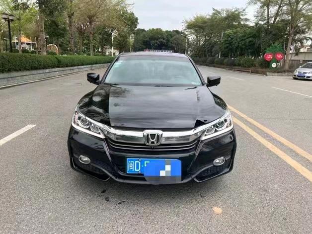 汕头16年本田雅阁1