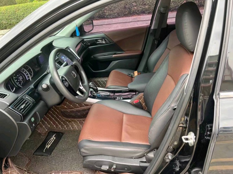 汕头16年本田雅阁4