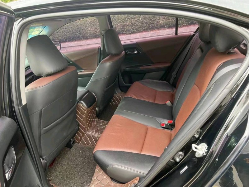 汕头16年本田雅阁5