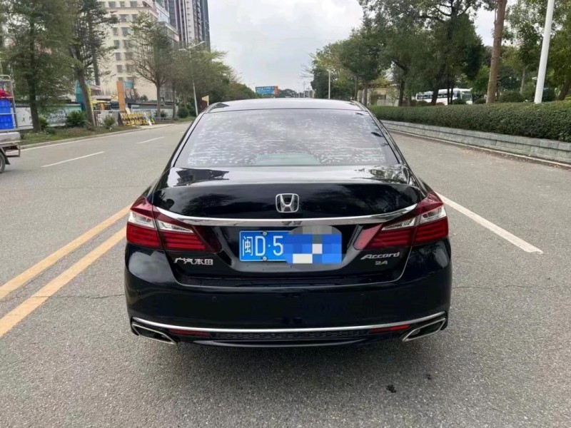 汕头16年本田雅阁6