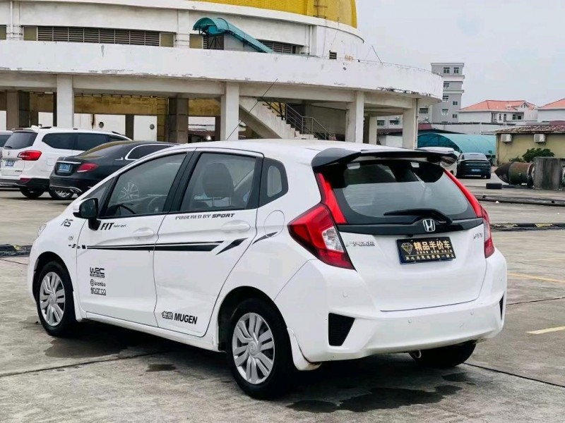 东莞15年本田飞度7