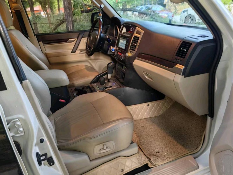 郑州19年三菱帕杰罗6