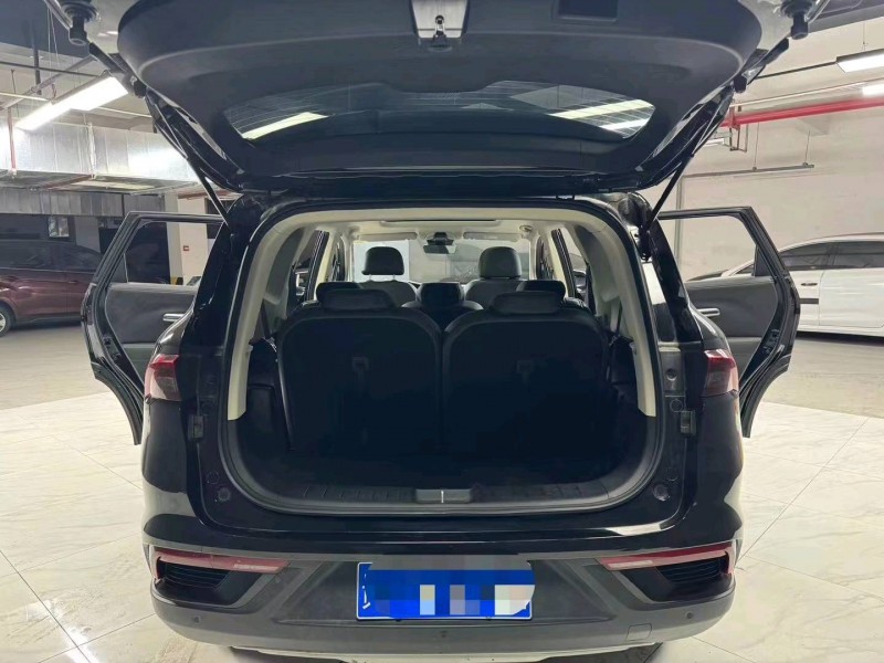 成都21年吉利豪越5