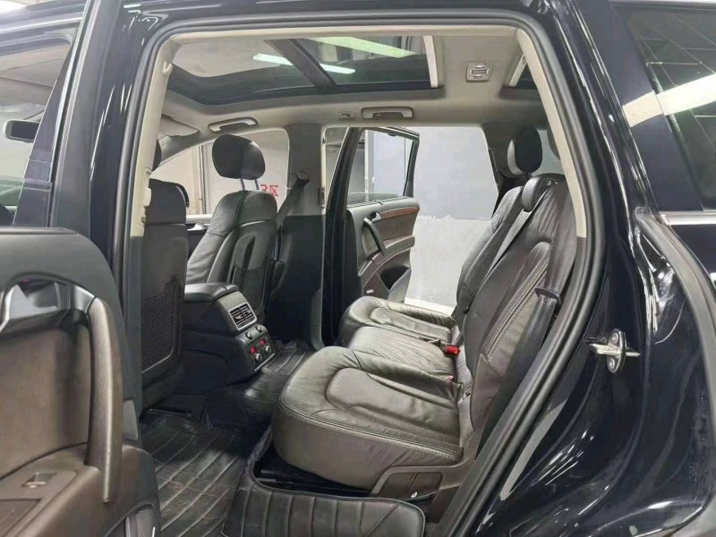 成都15年奥迪Q76