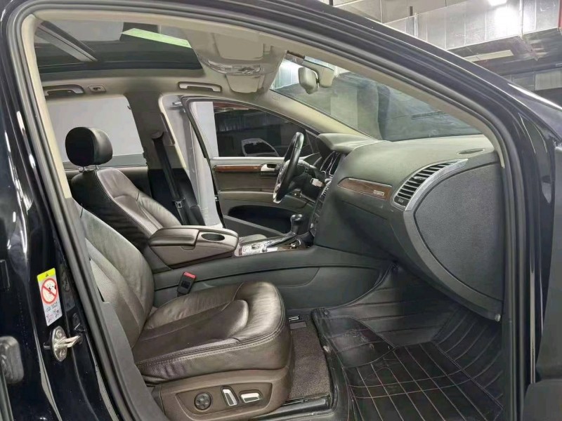 成都15年奥迪Q79