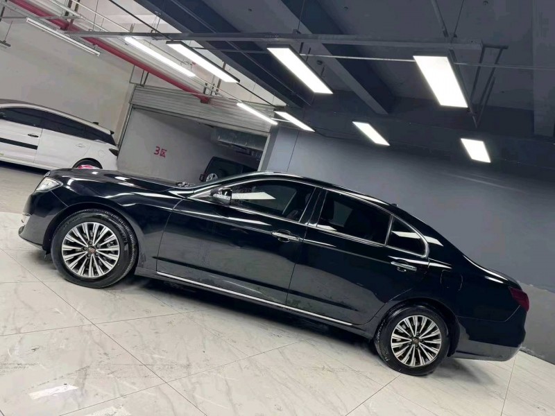 成都20年红旗H73