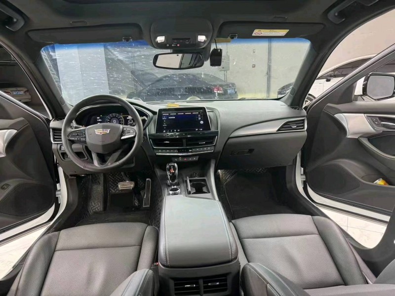 成都22年凯迪拉克CT57