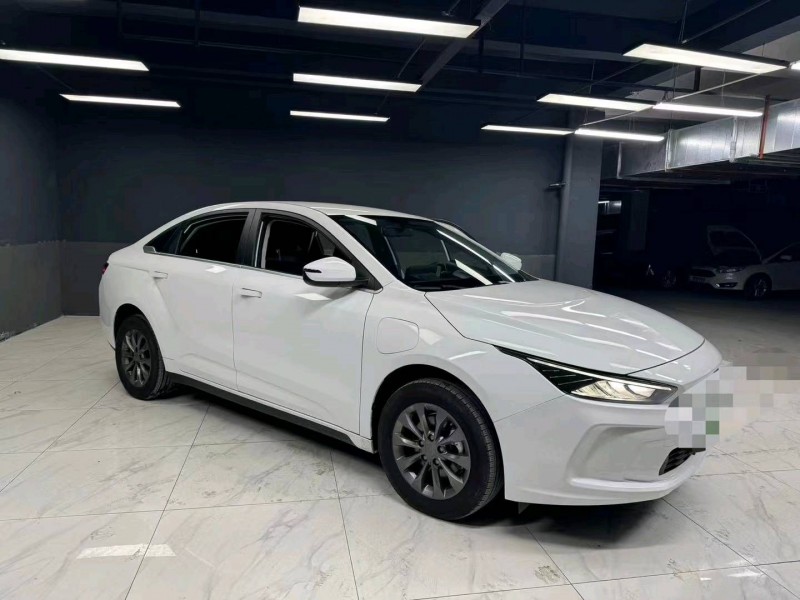 成都23年吉利几何6