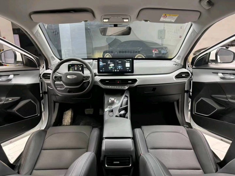 成都23年吉利几何9