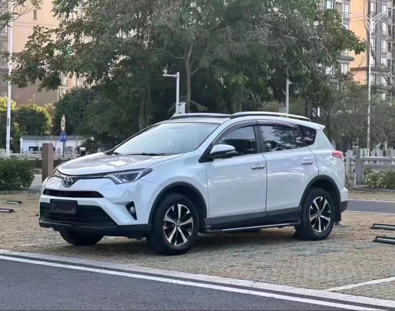 广州18年丰田RAV4荣放2