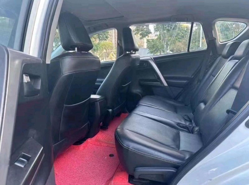 广州18年丰田RAV4荣放5