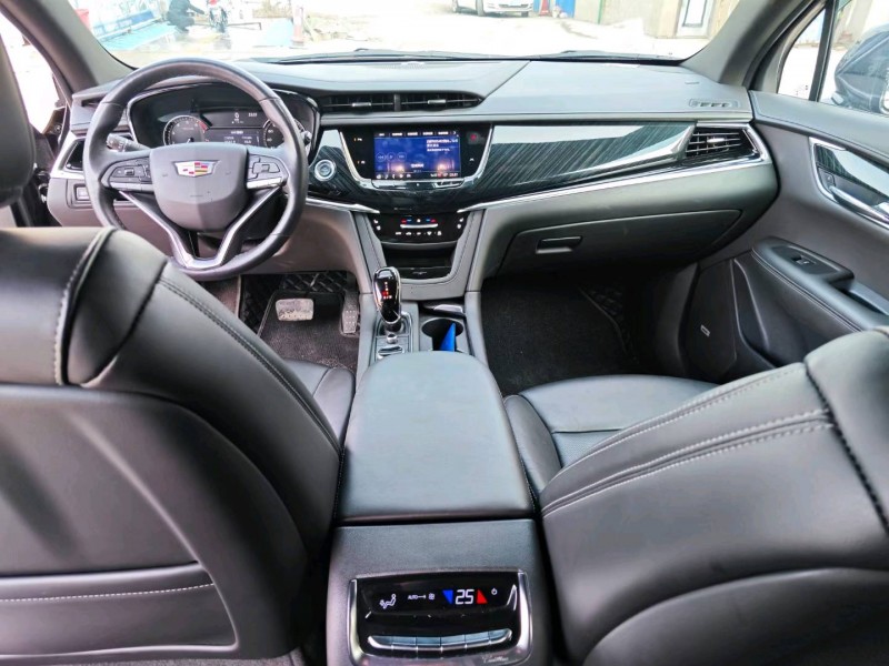 济宁21年凯迪拉克XT63