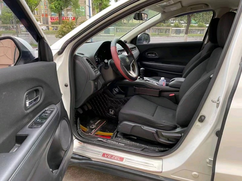 汕头16年本田缤智3