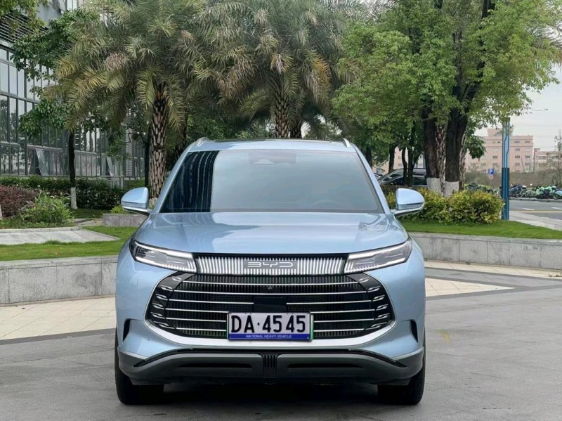 枣庄23年比亚迪护卫舰1