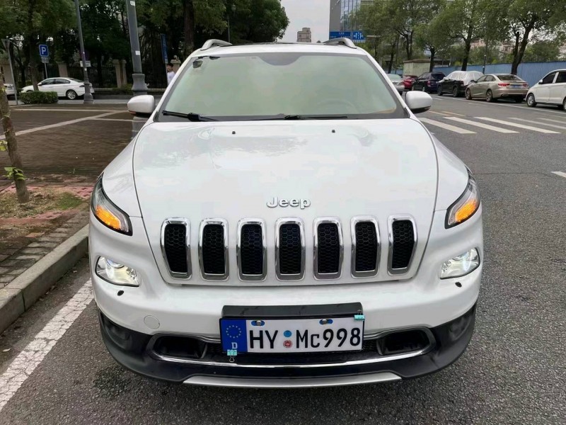 汕头17年Jeep自由光1