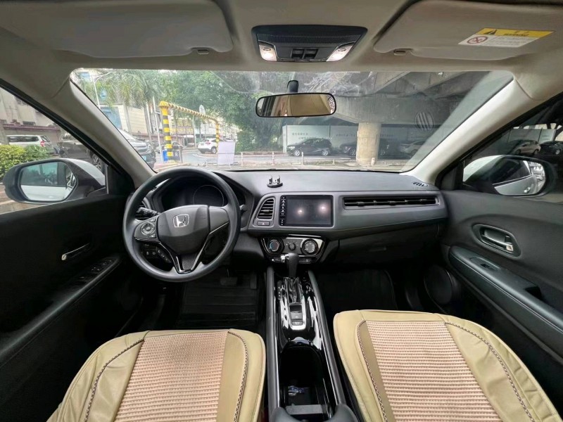 汕头21年本田缤智8