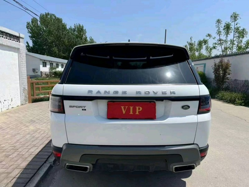 青岛21年路虎揽胜运动6