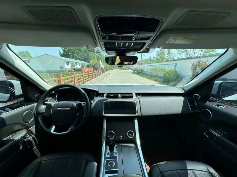 青岛21年路虎揽胜运动7