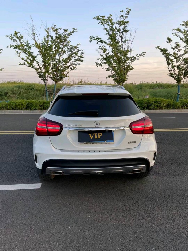 徐州19年奔驰GLA9