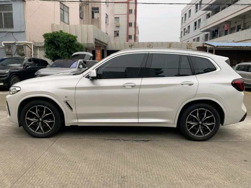 中山23年宝马X33