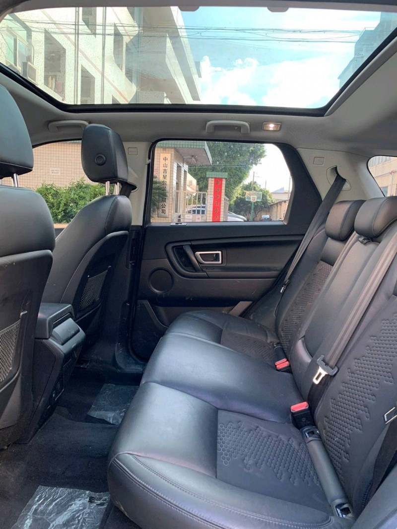 中山19年路虎发现神行4