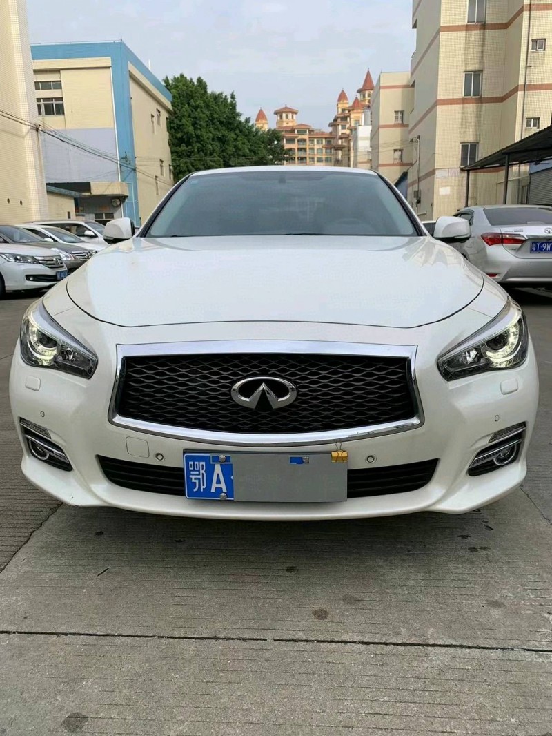 中山18年英菲尼迪Q50L1