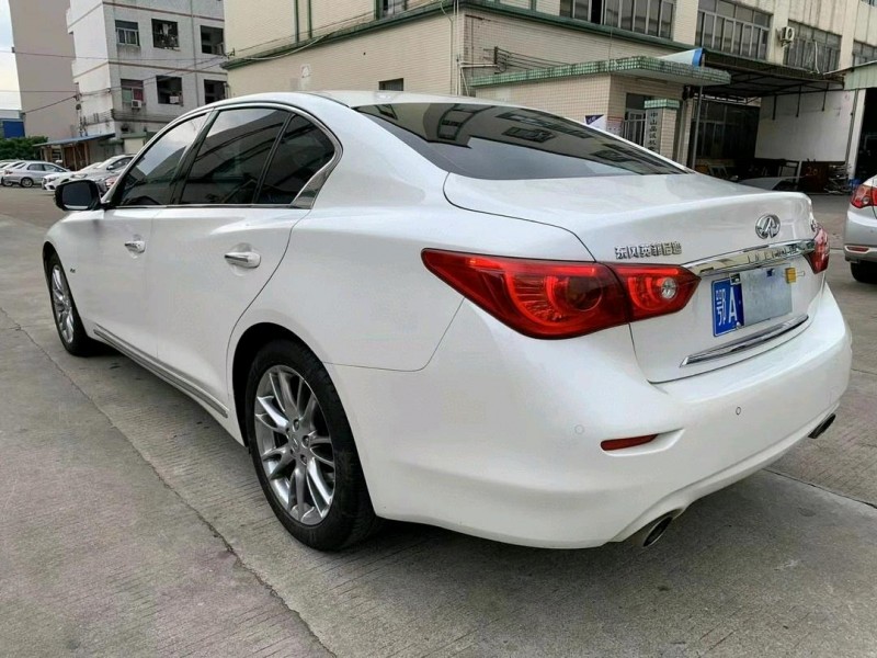 中山18年英菲尼迪Q50L5