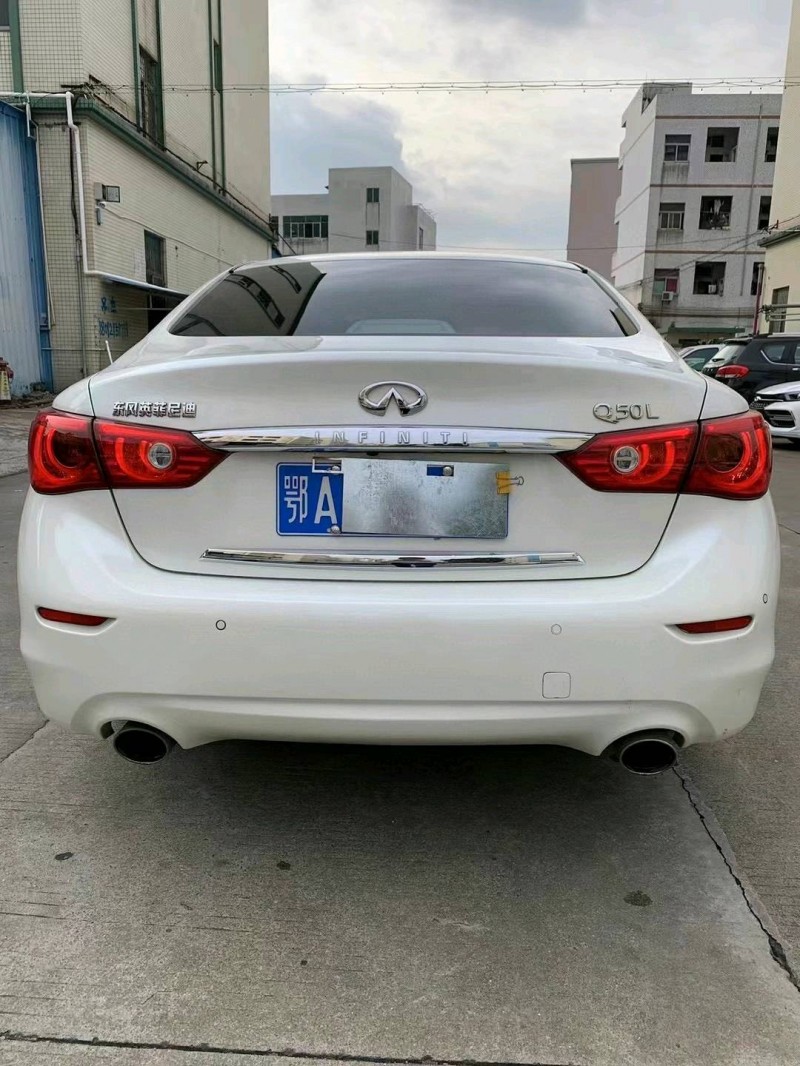 中山18年英菲尼迪Q50L6