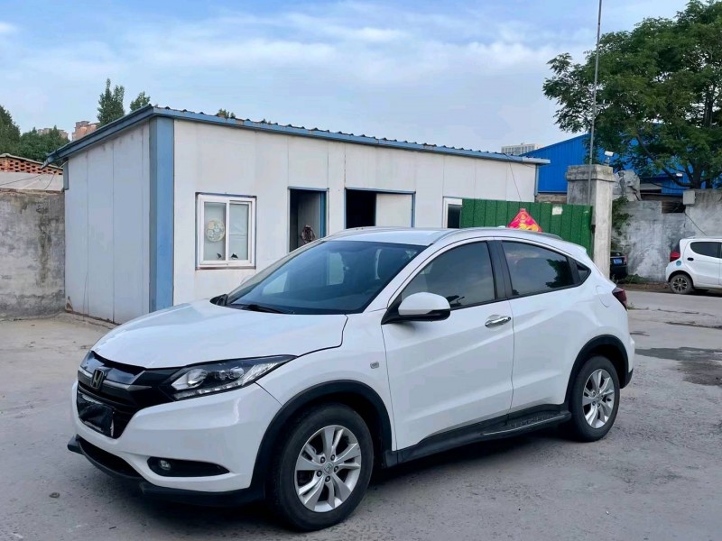 济宁18年本田缤智3