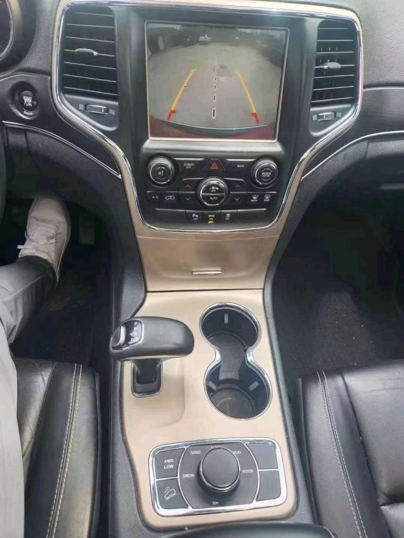 烟台14年Jeep大切诺基9