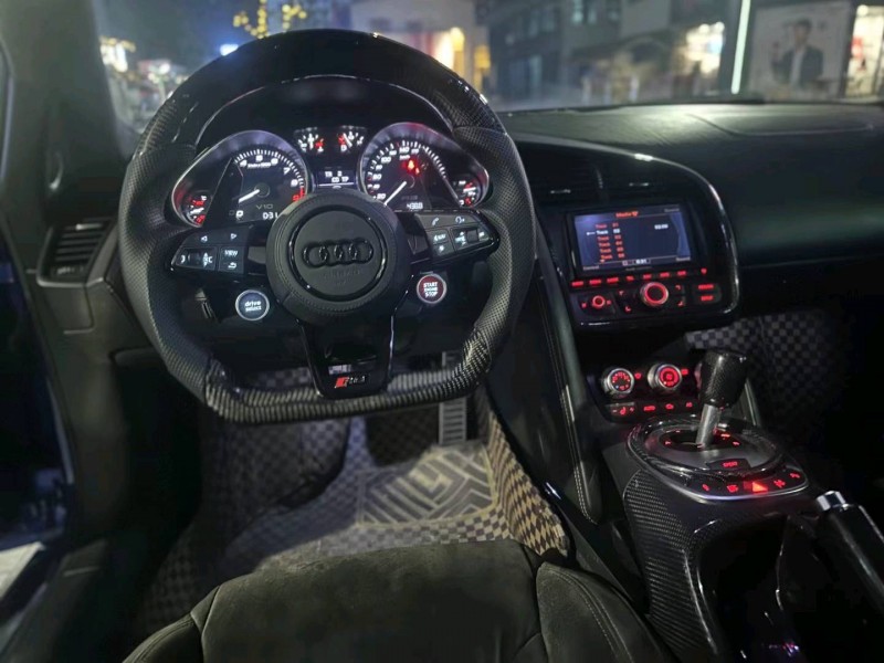 广州13年奥迪R89