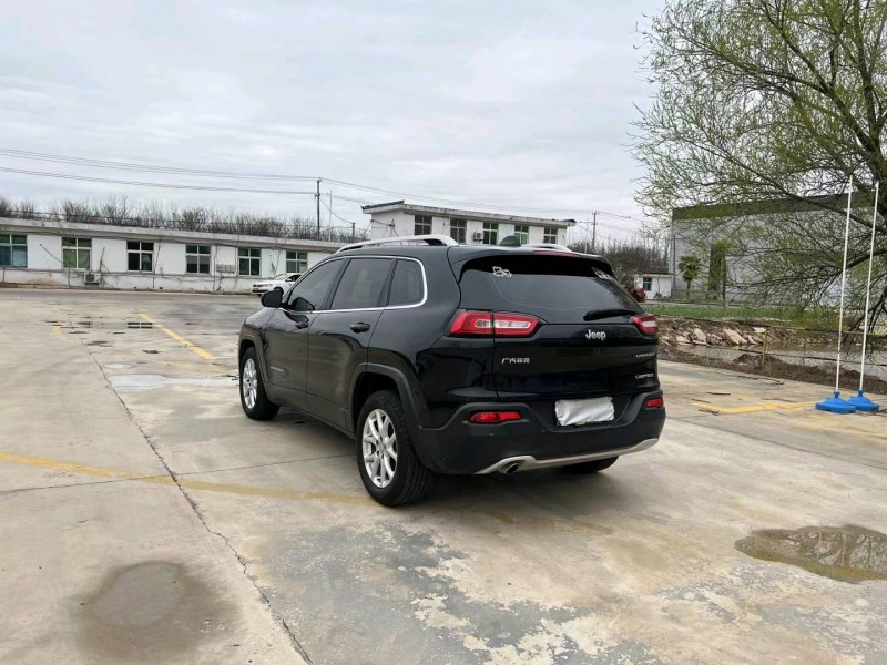 徐州18年Jeep自由光5