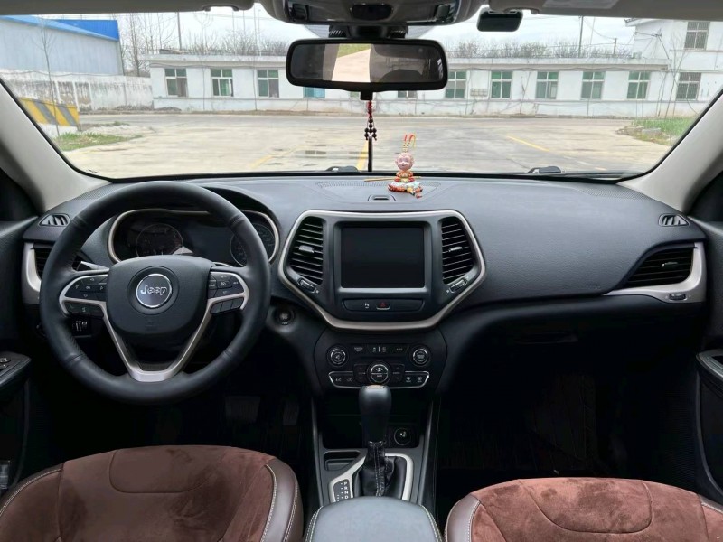 徐州18年Jeep自由光8