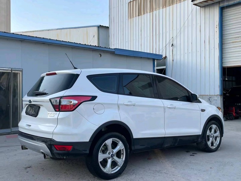 济宁17年福特翼虎7