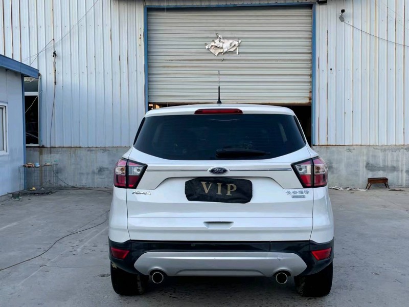 济宁17年福特翼虎8