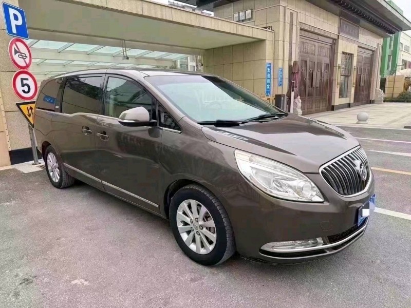 青岛15年别克GL82