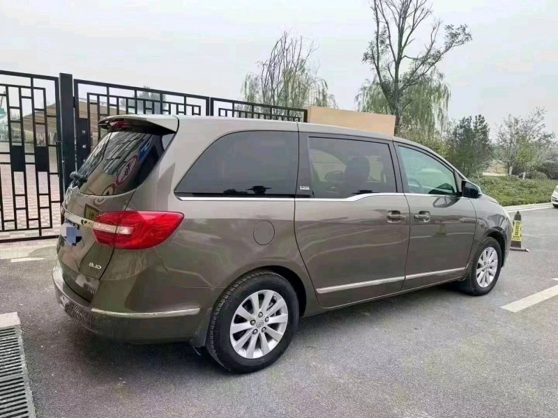 青岛15年别克GL84