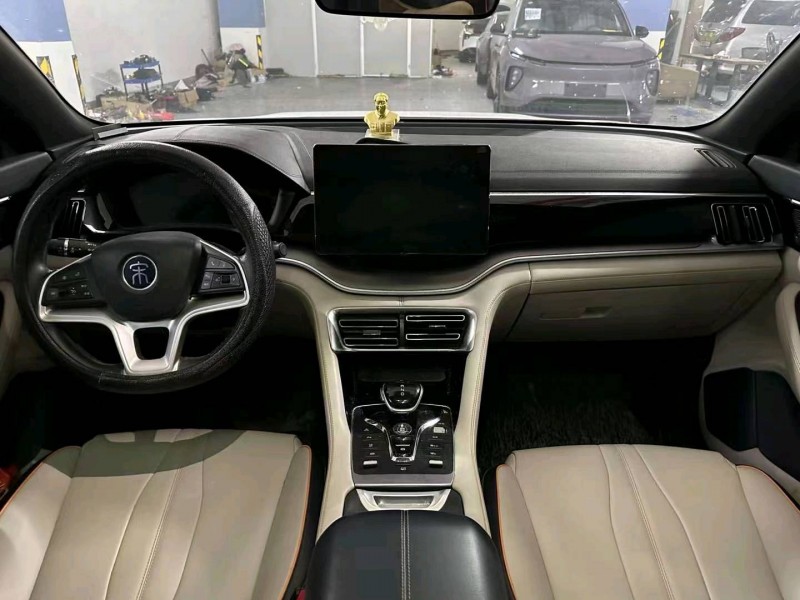 广州22年比亚迪宋4