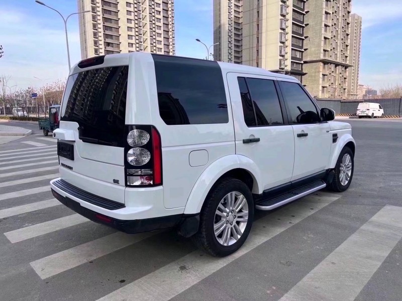 济宁15年路虎发现7