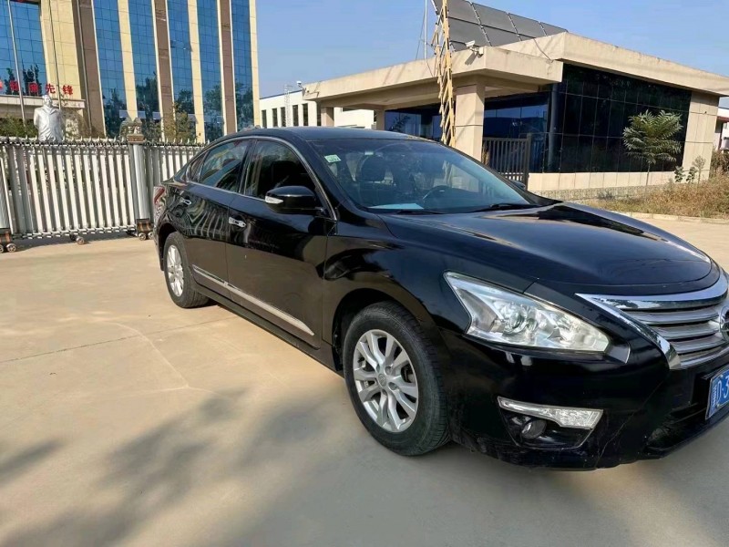 保定15年日产天籁2